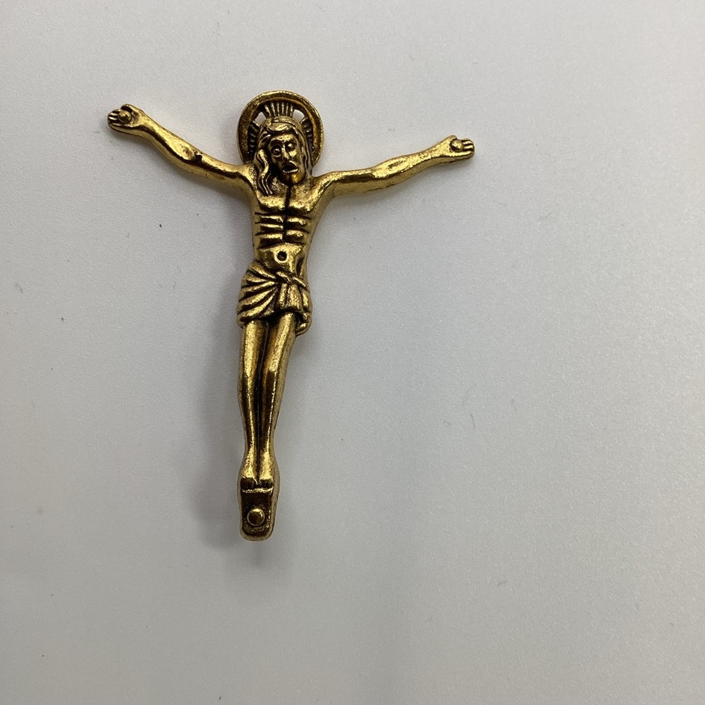 Gold toned crucifix